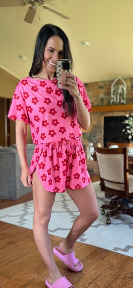 Cute & Cozy Groovy Floral Lounge Set